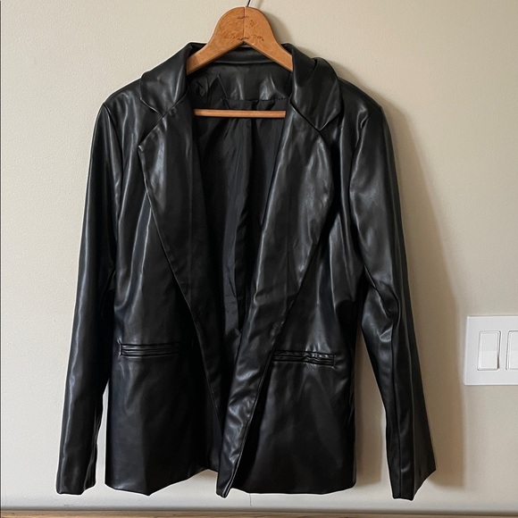H&M Jackets & Blazers - H&M FAUX LEATHER Black Structured Blazer Size S
